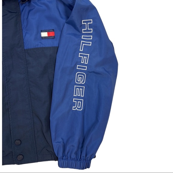 Vintage 1990s Tommy Hilfiger Jacket Windbreaker with spell out HILFIGER sleeve - Picture 12 of 14